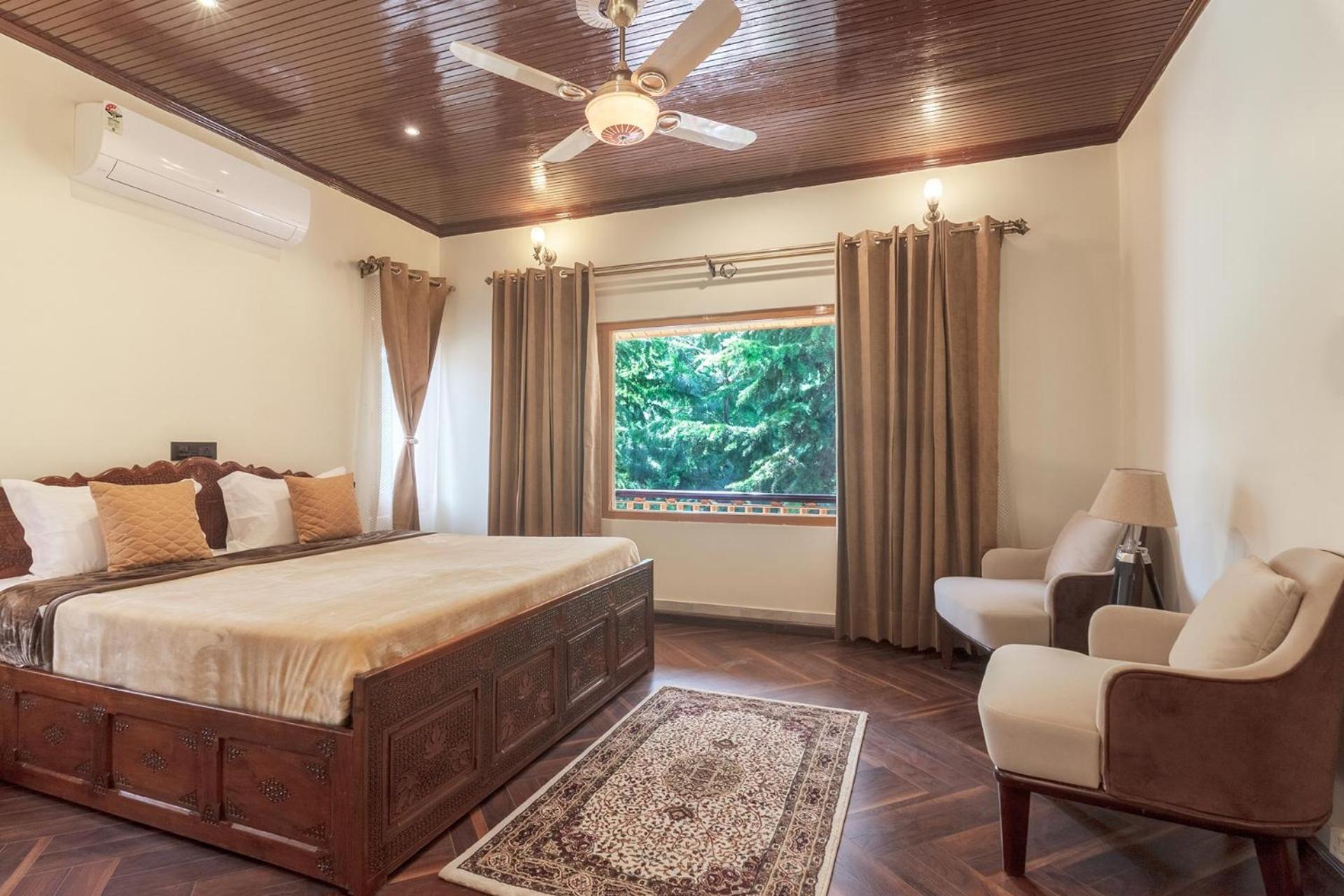 Stayvista At Pinewood Villa - Pet Friendly Villa With Lawn & Pool Table Srinagar  Exterior photo