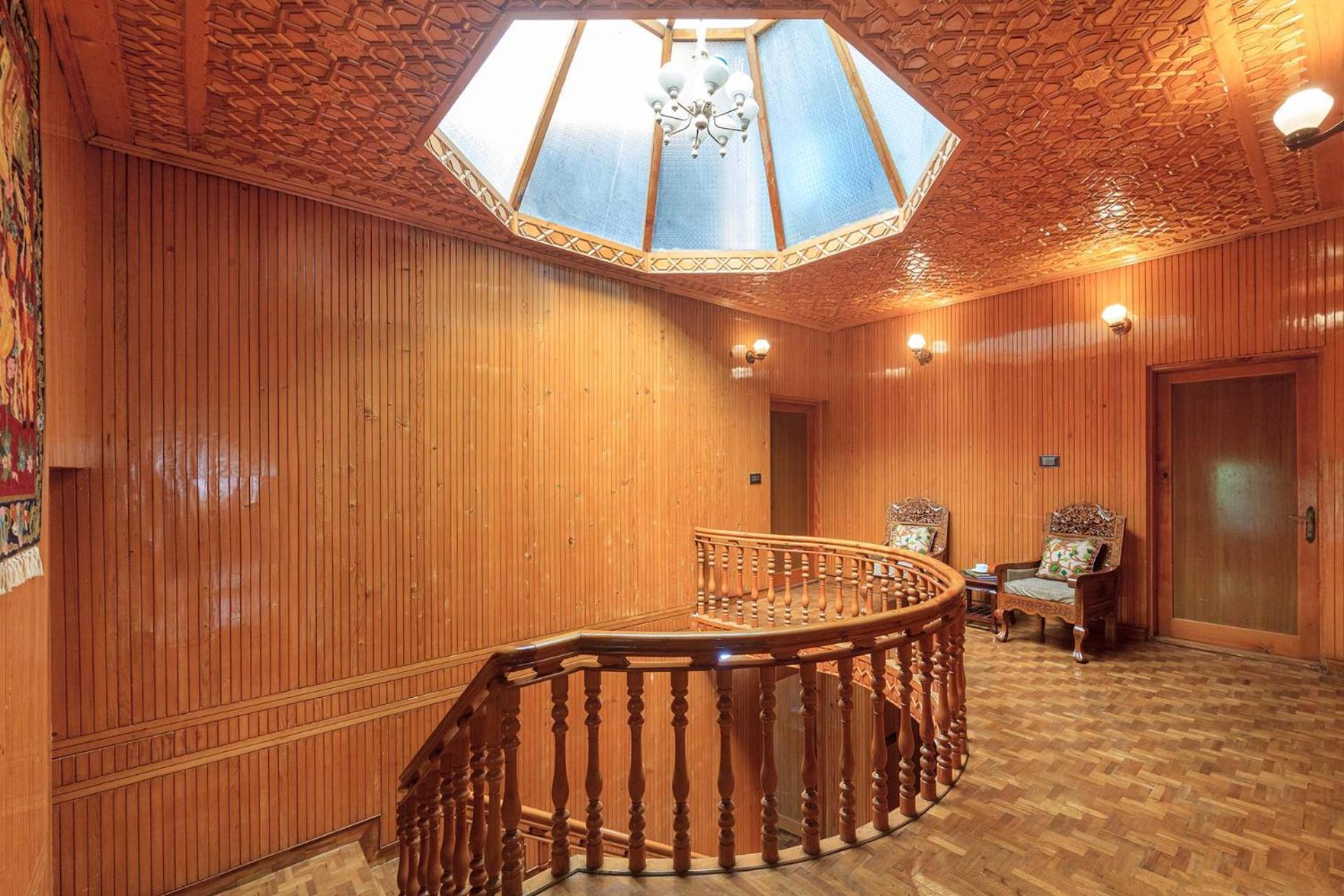 Stayvista At Pinewood Villa - Pet Friendly Villa With Lawn & Pool Table Srinagar  Exterior photo