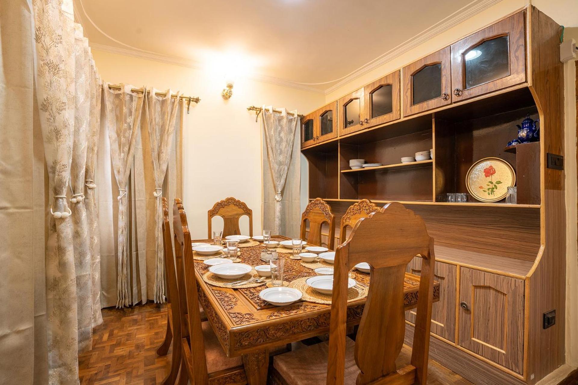 Stayvista At Pinewood Villa - Pet Friendly Villa With Lawn & Pool Table Srinagar  Exterior photo