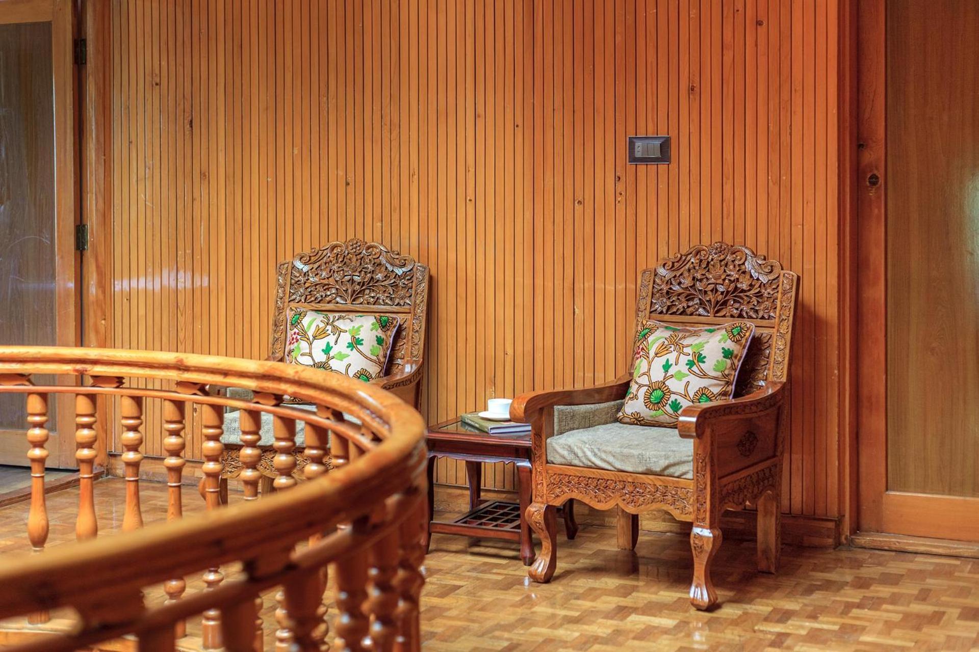 Stayvista At Pinewood Villa - Pet Friendly Villa With Lawn & Pool Table Srinagar  Exterior photo